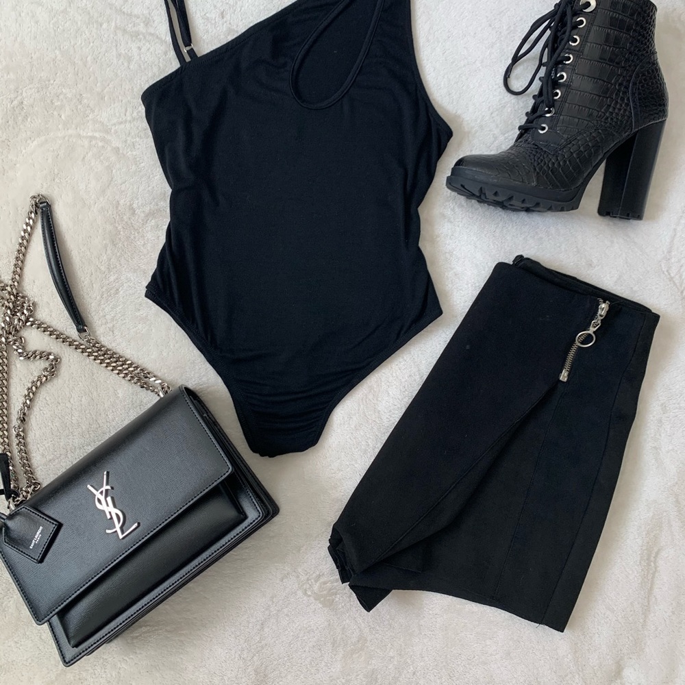 Zara Skort In Black skirt- short ❤️